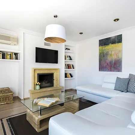 Apartment Genteel Plaza Nueva