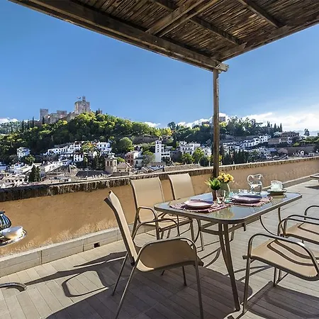 Genteel Plaza Nueva Apartment