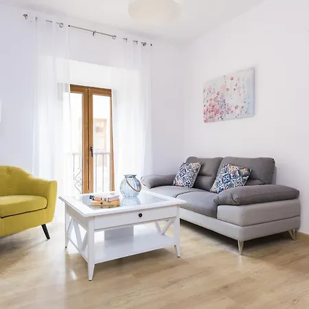 Apartment Genteel Plaza Nueva