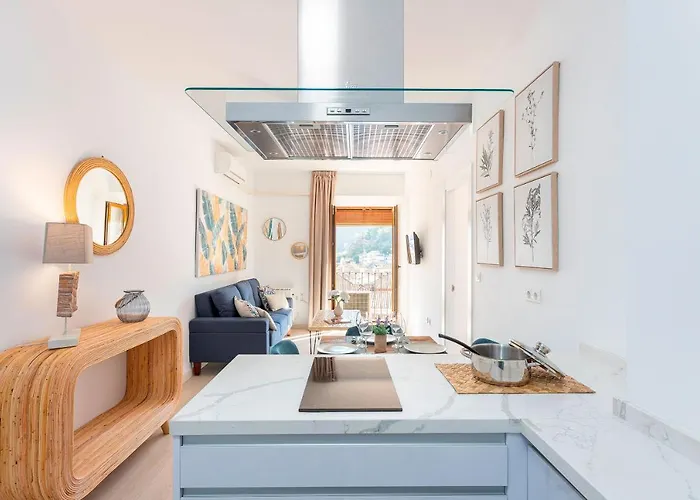 Genteel Plaza Nueva Apartment