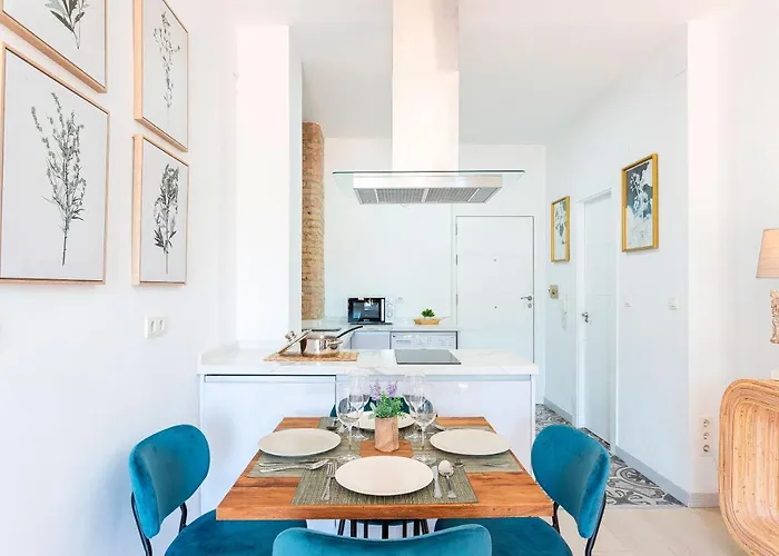 Genteel Plaza Nueva Apartment
