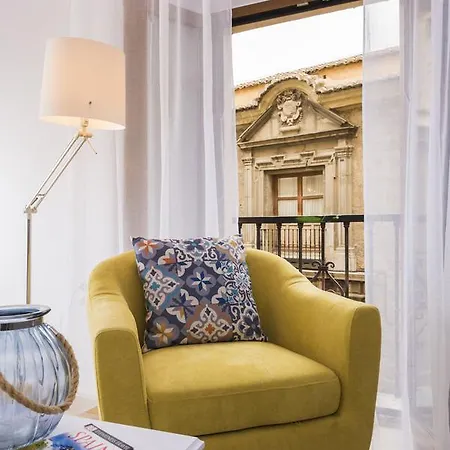 Genteel Plaza Nueva * Гранада